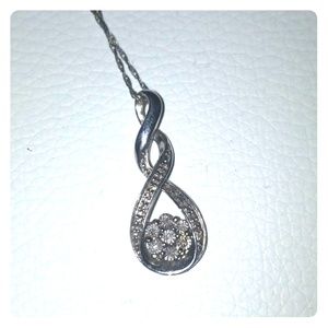 Women's 925 sterling silver necklace.